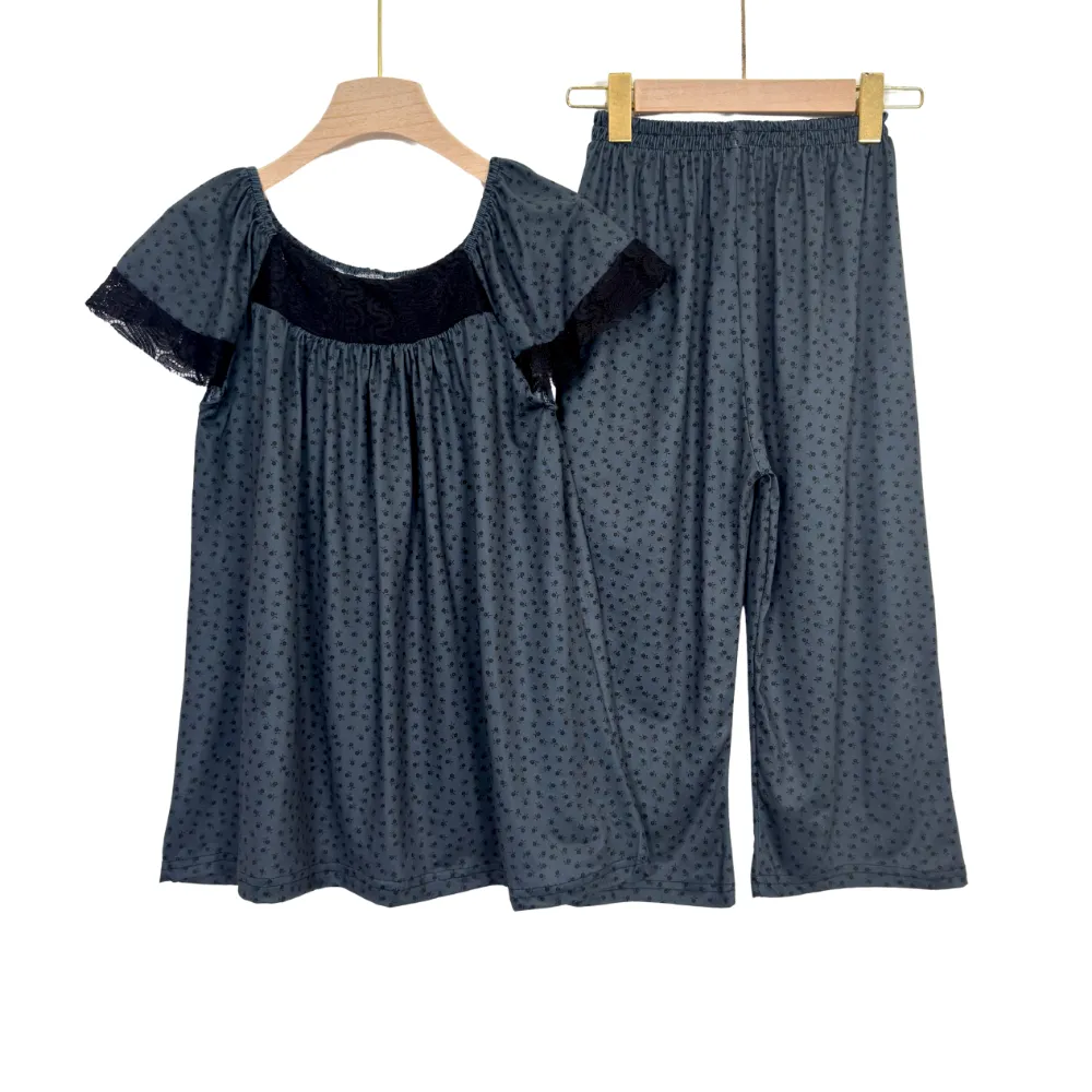 Women’s Cotton Capri Pajama Set – Floral Elegance - Image 4