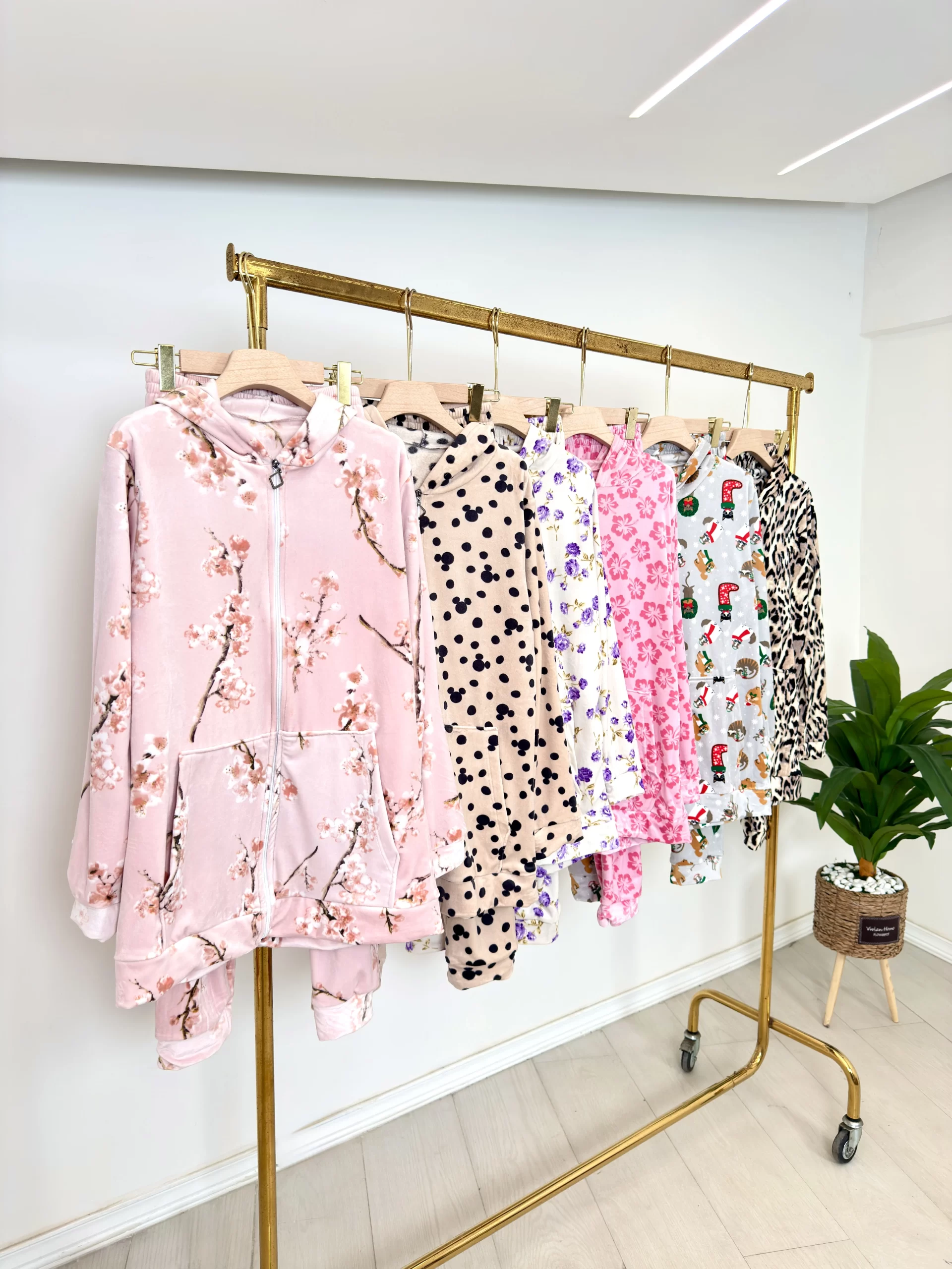 Women’s Velvet Pajama Set – Zipper Hoodie with Floral Print - Image 2