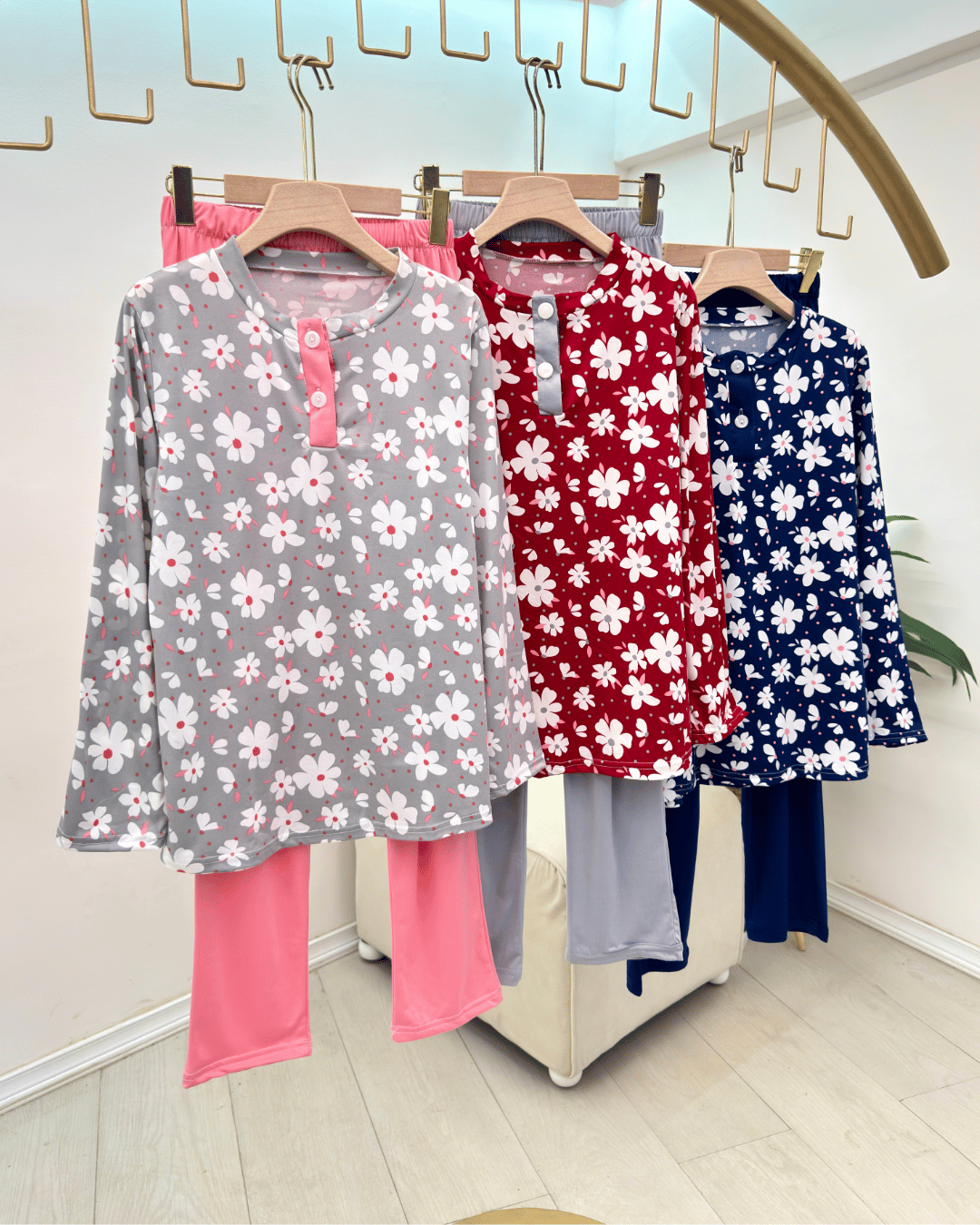 Women's Cotton Blend Daisy Floral Pajama Set - Image 2