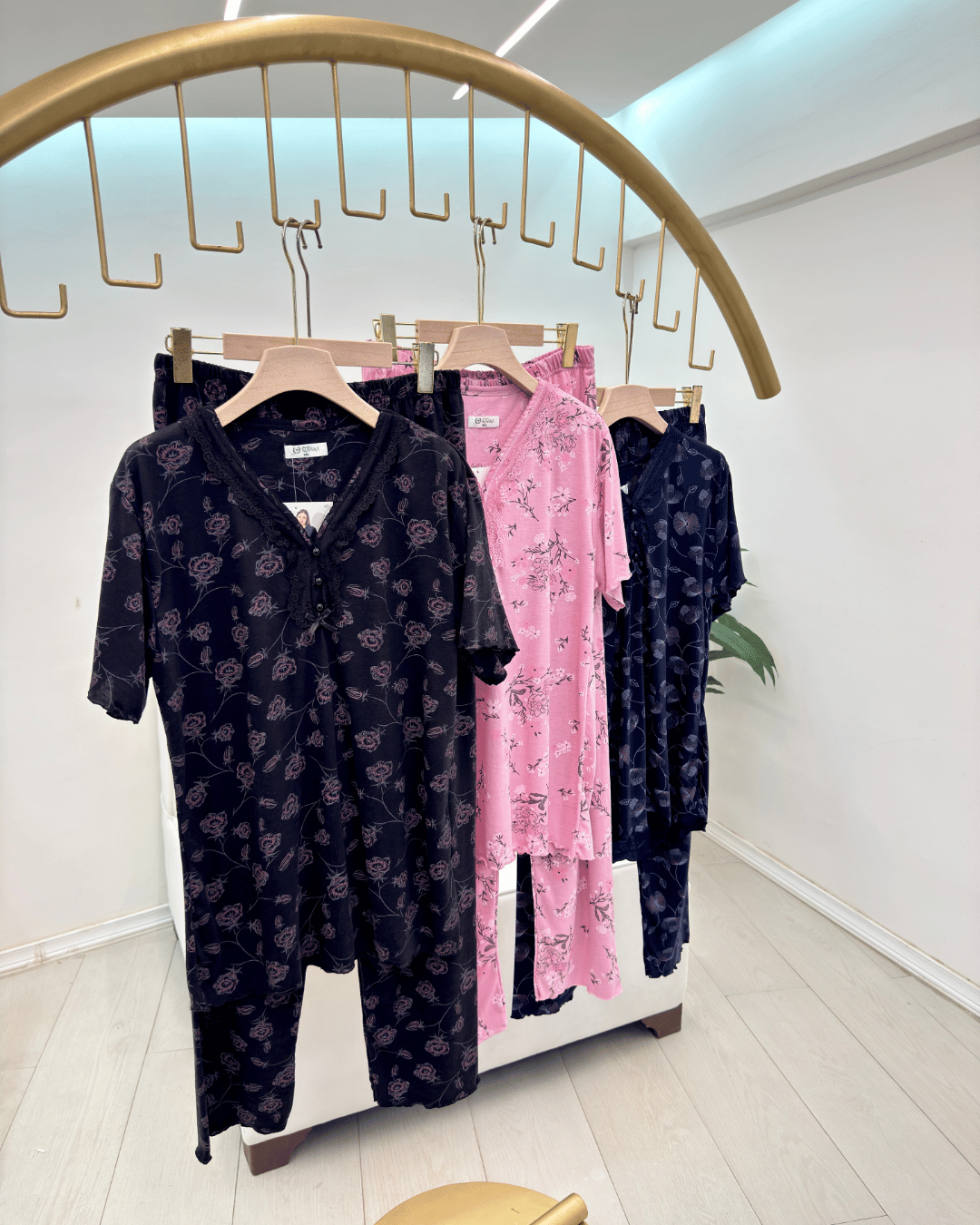 Women's Plus Size Pure Cotton Short-Sleeve Pajama Set with Pants - Floral Lace Prints - Image 2
